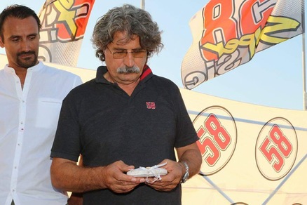 MotoGp, il guanto di Simoncelli restituito alla famiglia