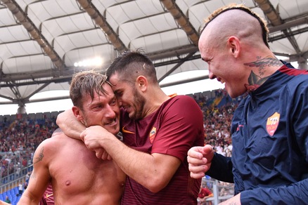 Serie A, Roma-Sampdoria 3-2: Totti e Dzeko ribaltano la partita