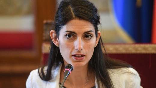 La Lazio alla Raggi: «Pronta la maglia per il figlio»