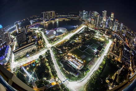 F1, c'è il Gp di Singapore: la Ferrari vuole sognare sotto le stelle