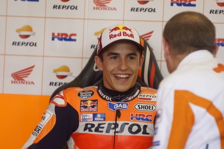 MotoGp, Marquez: «Lorenzo ha chance per il titolo, ma Rossi è più pericoloso»