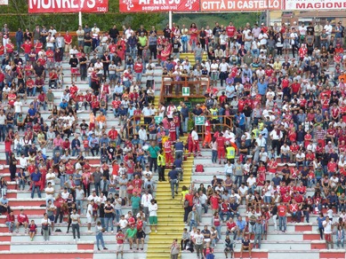 Serie B, Perugia-Ternana: derby umbro sospeso per 5' per la morte di un tifoso