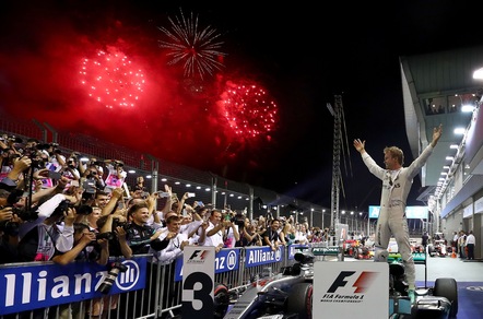F1 Singapore, Rosberg: «È stata dura, ma è andata bene»
