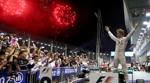 F1 Singapore, Rosberg: «È stata dura, ma è andata bene»