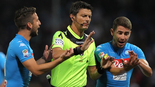 Moviola: Damato, la svista è doppia. Negati al Napoli due rigori