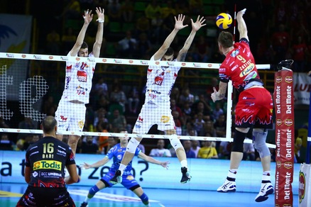 Volley: Supercoppa, Perugia sfiderà Modena in finale