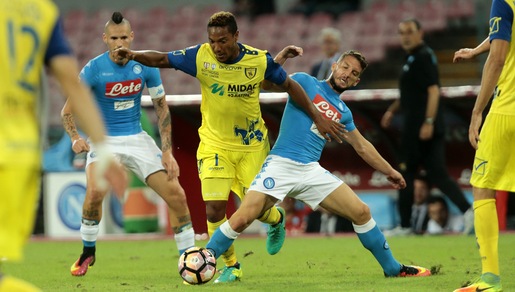Moviola serie A, Napoli-Chievo: Floro Flores non è rigore