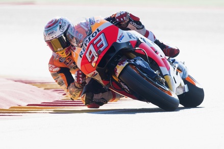 MotoGp Aragon, vince Marquez, Rossi terzo dà spettacolo