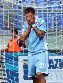 Lazio, ricaduta Biglia: rischia tre mesi di stop