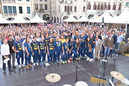 Volley: A1 Femminile, bagno di folla in piazza per le Campionesse d'Italia