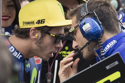 MotoGp, Rossi: «L’anno scorso mi hanno rubato il titolo»