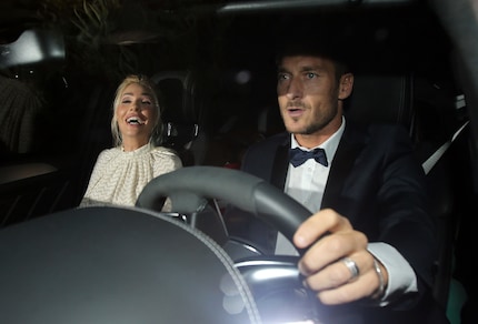 Francesco Totti e Ilary Blasi arrivano al Castello di Tor Crescenza