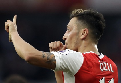 Calciomercato: «Ozil è vicino al rinnovo con l'Arsenal»