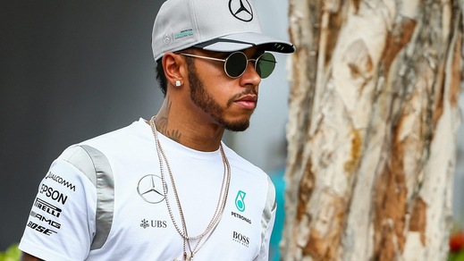 F1, in Malesia vola Hamilton: la rivincita su Rosberg a 2,10
