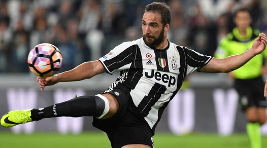 La Juventus si fa in tre per esaltare Higuain