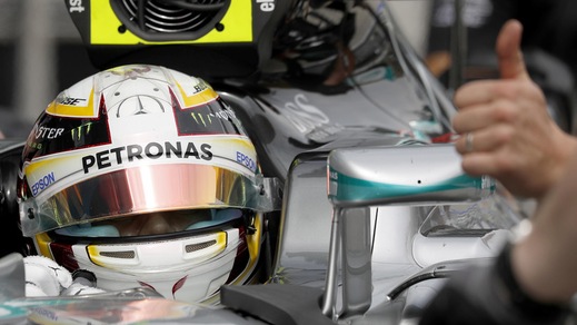 F1 Malesia: Hamilton in pole, Vettel quinto