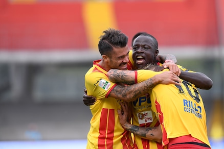 Serie B, festa Benevento. Salernitana e Frosinone ko