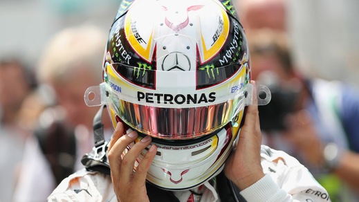 F1 Mercedes, Hamilton: «Nessuna avvisaglia, ma il motore è esploso»