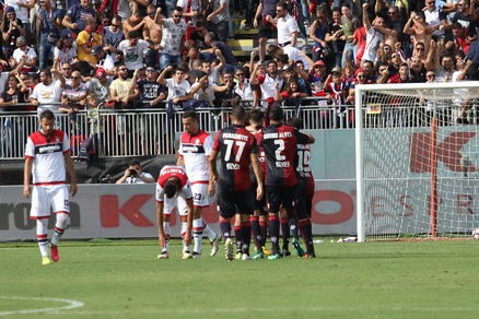 Cagliari-Crotone 2-1: ci pensano Di Gennaro e Padoin