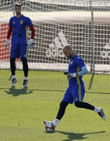 Spagna, Reina: «Buffon? Buon rapporto nonostante la rivalità delle squadre»