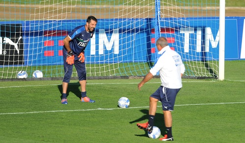 Italia, Ventura e Buffon studiano le mosse anti Spagna