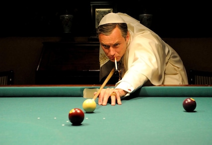 La serie tv di Sorrentino: Jude Law è "The Young Pope"
