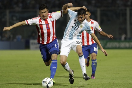 Argentina, figuraccia col Paraguay. Higuain e Aguero sbagliano tutto