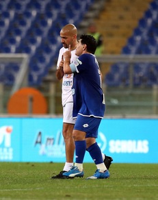 Partita per la Pace: Maradona show e lite con Veron