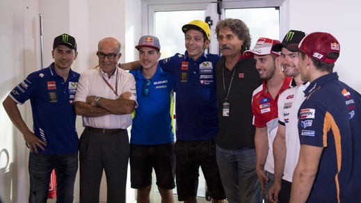 MotoGp, Ezpeleta: «Rossi? Per me resterà in MotoGp anche dopo il ritiro da pilota»
