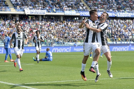 Calcio, un fine ottobre senza respiro