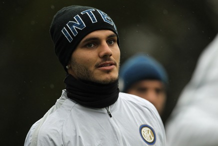 Icardi e l'Inter si allenano al freddo