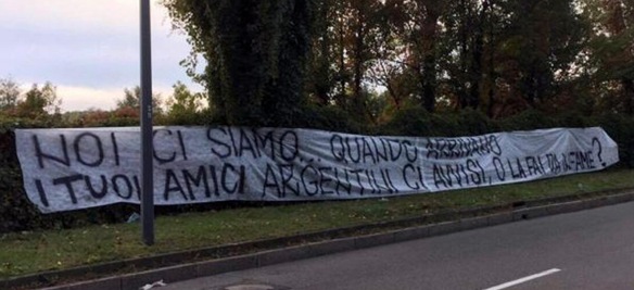 Serie A Inter, striscione ultras sotto casa di Icardi: «Quando arrivano tuoi amici argentini ci avverti?»