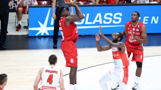 Abass piega Varese, derby lombardo all'EA7