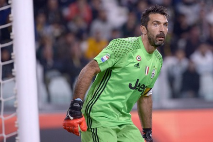 Serie A Juventus, Buffon: «Mi fanno il funerale, mi diverto a smentirli»