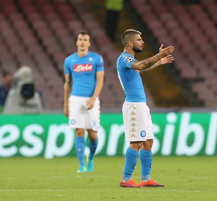 Moviola Champions League, Napoli: Insigne non era in off-side. Ci sono 2 rigori su Mertens