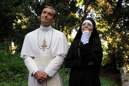The Young Pope: miglior debutto di sempre per una serie tv su Sky!