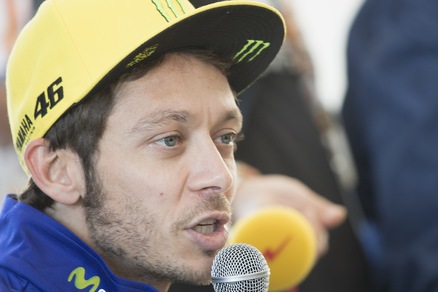 MotoGp Phillip Island, Rossi: «Grande rimonta, questo podio è per il Sic»