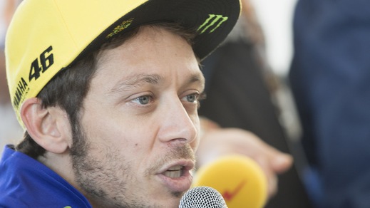MotoGp Phillip Island, Rossi: «Grande rimonta, questo podio è per il Sic»