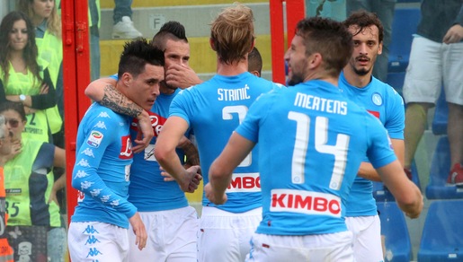 Serie A, Crotone-Napoli 1-2. Callejon-Maksimovic, Sarri torna a vincere