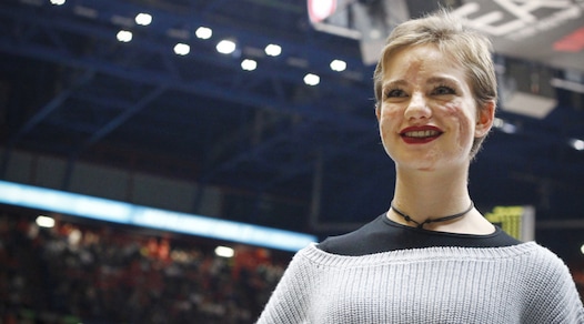 Basket: Bebe Vio ospite d'onore dell'Olimpia Armani, le immagini