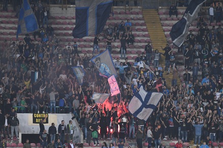 Juventus-Napoli, maxischermo davanti al San Paolo