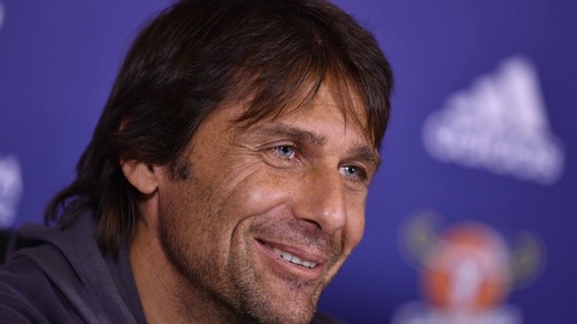 Premier League, Conte: «Mi agito? Devo stare attento al cuore...»