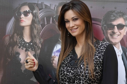 Manuela Arcuri e Ria Antoniou protagoniste de 'Non si ruba in casa dei ladri'