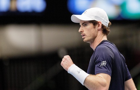 Tennis: Murray show, vola in semifinale a Vienna