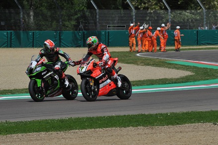 Superbike Qatar: in Gara 1 vince Davies, Rea campione