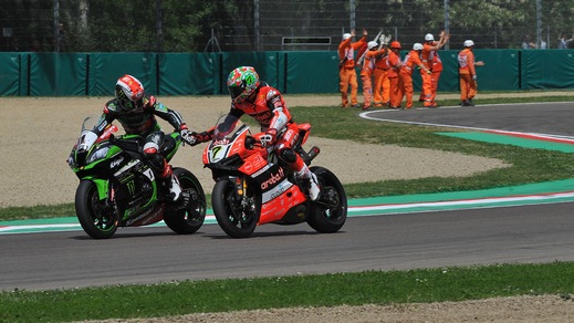 Superbike Qatar: in Gara 1 vince Davies, Rea campione