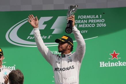 F1, Hamilton vince ancora: a 3,75 la rimonta mondiale