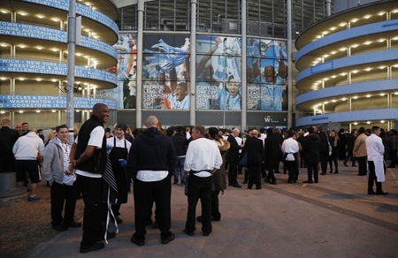 Champions League, Manchester City-Barcellona: stadio evacuato per falso allarme incendio