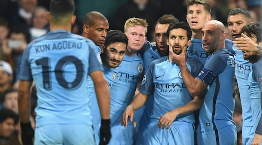 Champions League, il Benfica raggiunge il Napoli. City-Barcellona 3-1