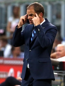 Serie A Inter, l'ex Van der Meyde: «Neanche Mourinho vincerebbe in questa situazione»